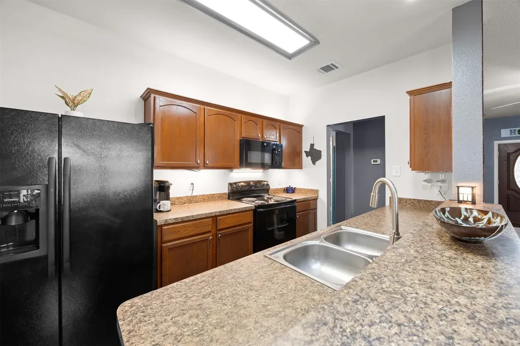 4014 Ridgetop Drive Heartland TX 75126