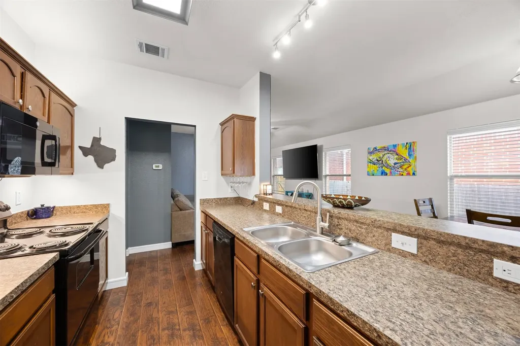 4014 Ridgetop Drive Heartland TX 75126