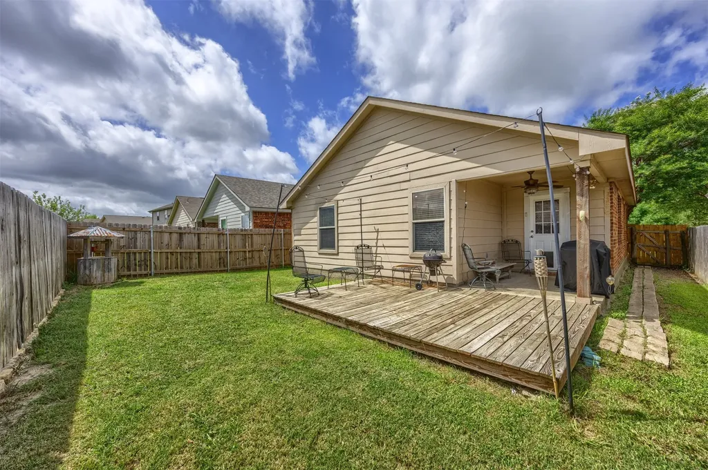 4014 Ridgetop Drive Heartland TX 75126
