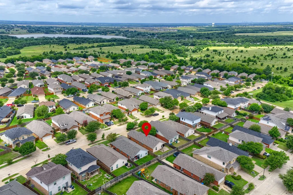 4014 Ridgetop Drive Heartland TX 75126