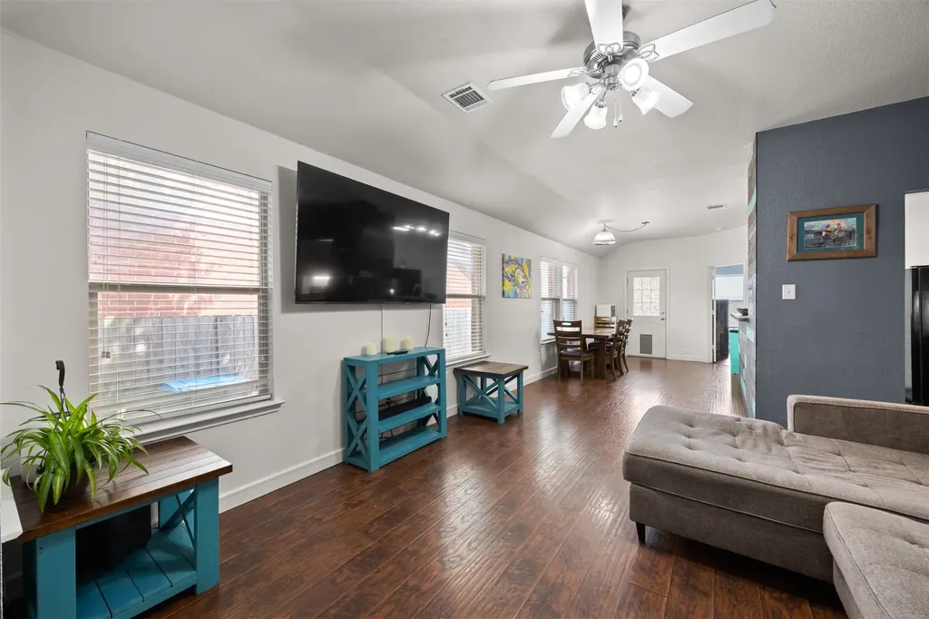 4014 Ridgetop Drive Heartland TX 75126