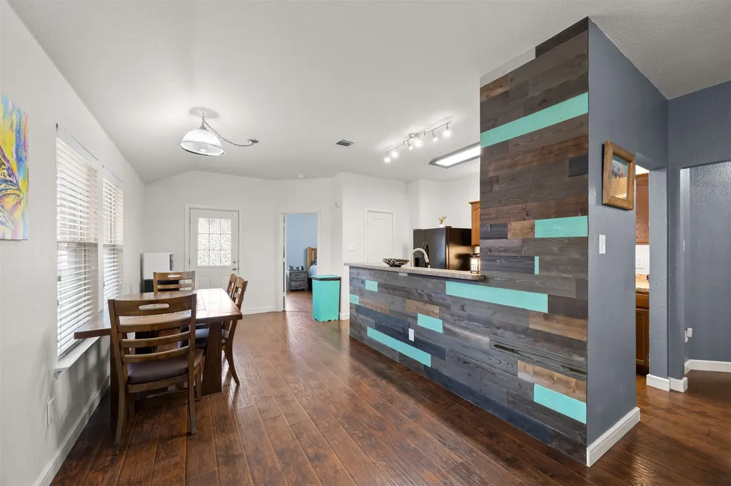 4014 Ridgetop Drive Heartland TX 75126