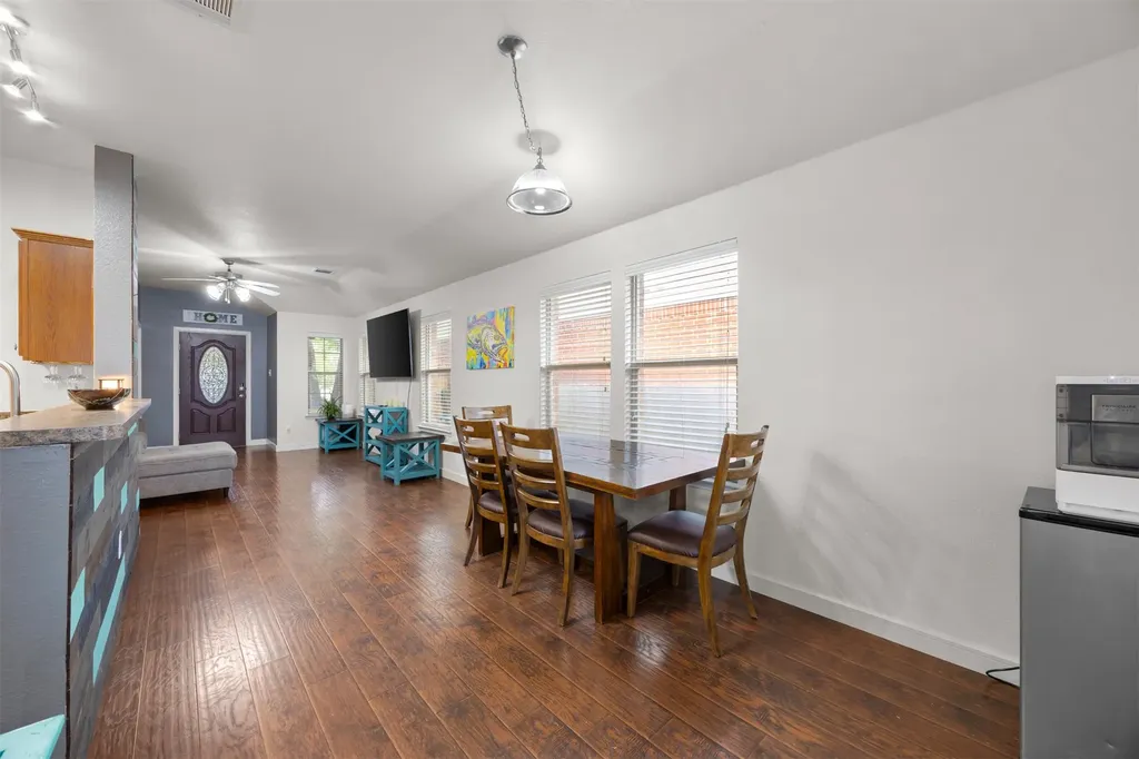 4014 Ridgetop Drive Heartland TX 75126