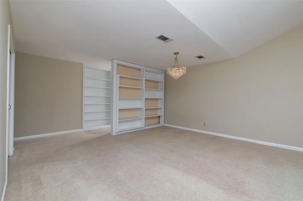 1710 Park Hill Drive Arlington TX 76012