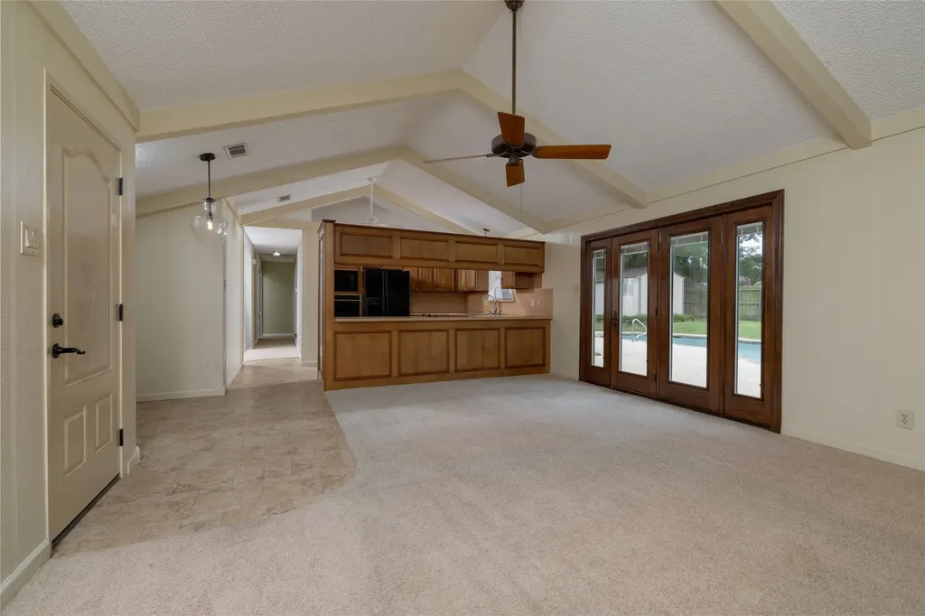 1710 Park Hill Drive Arlington TX 76012