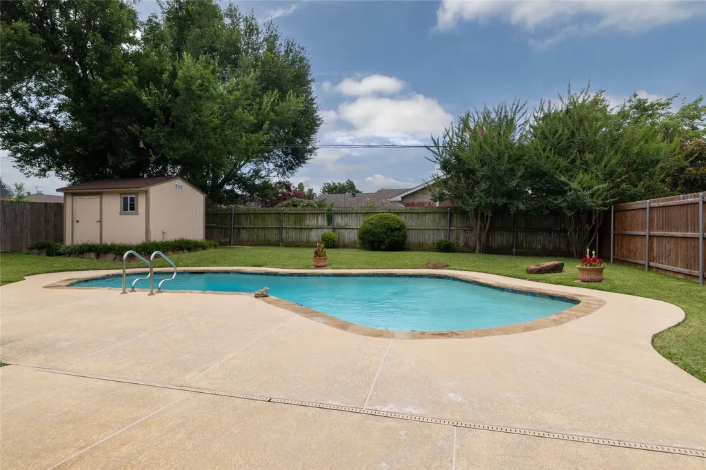 1710 Park Hill Drive Arlington TX 76012