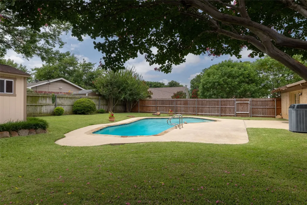 1710 Park Hill Drive Arlington TX 76012