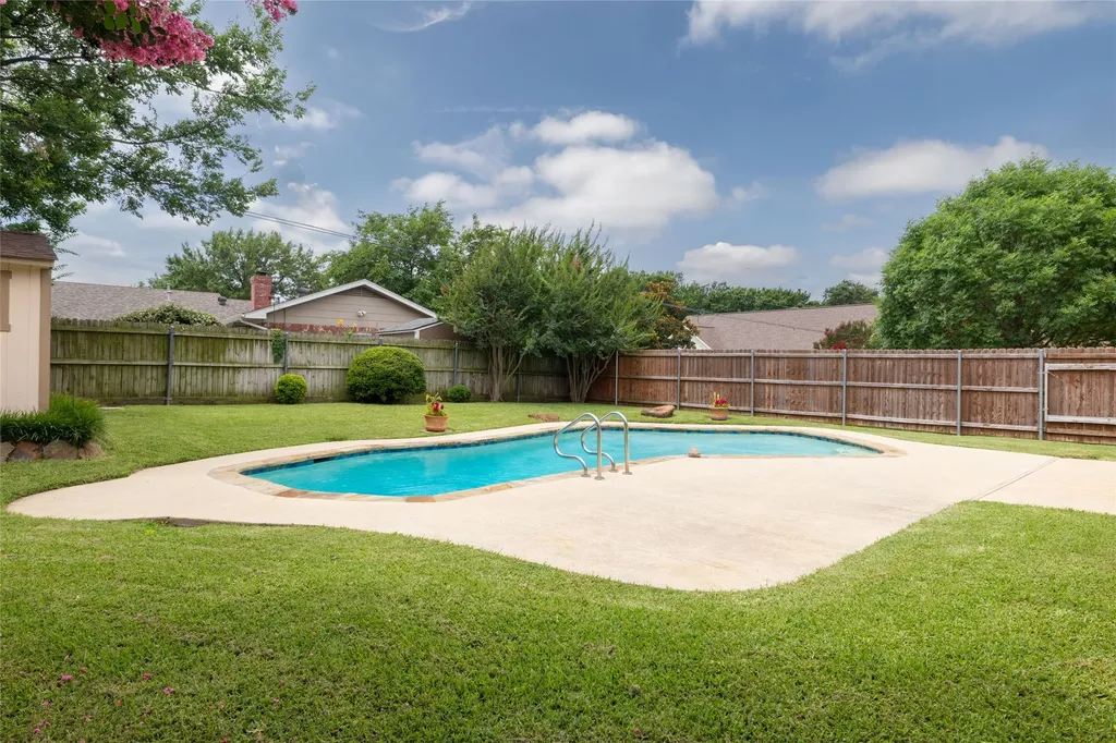 1710 Park Hill Drive Arlington TX 76012