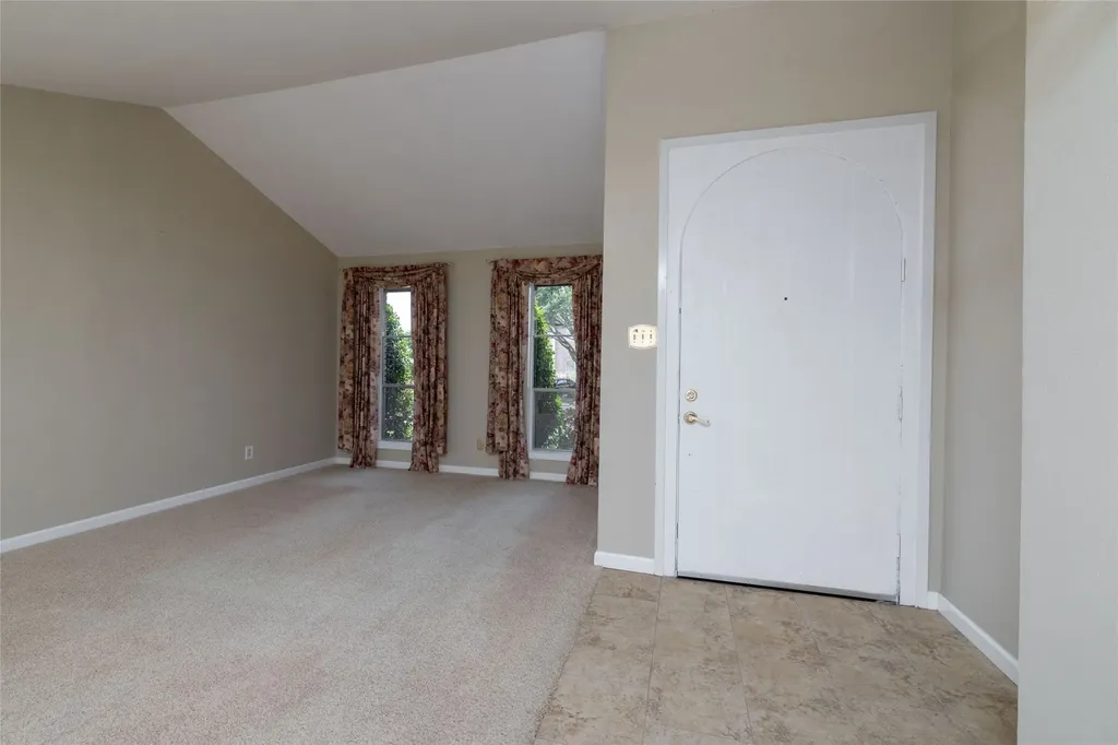1710 Park Hill Drive Arlington TX 76012