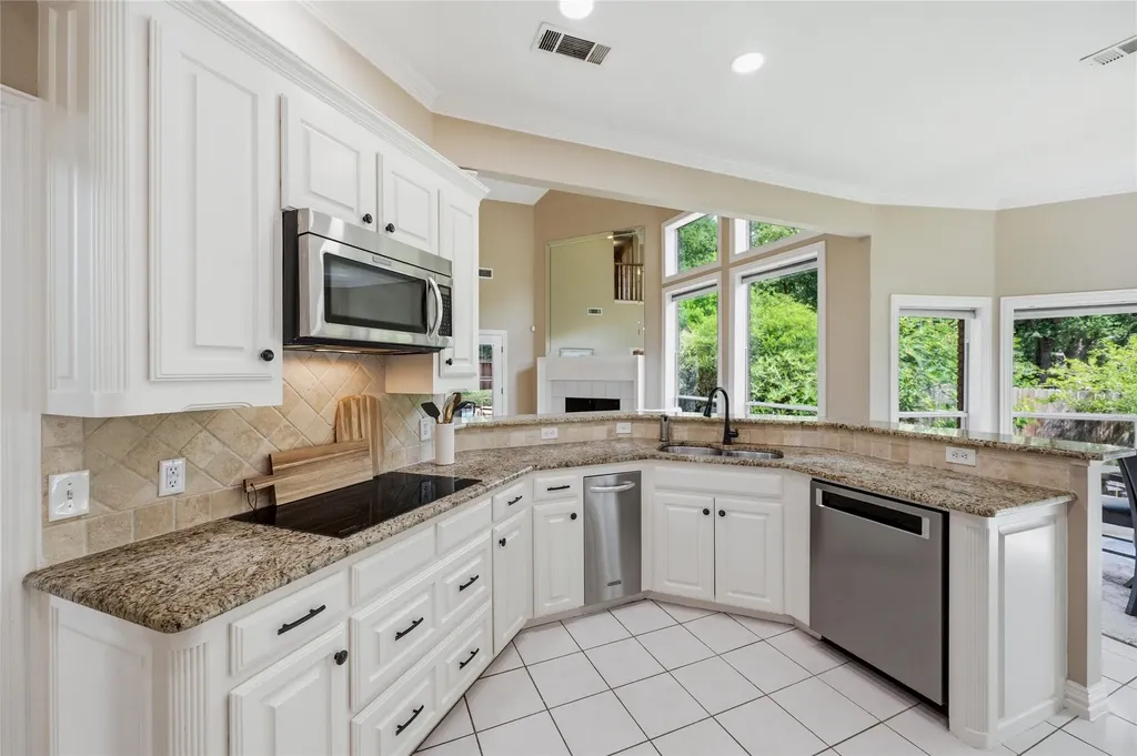 5527 Hunterwood Lane Arlington TX 76017
