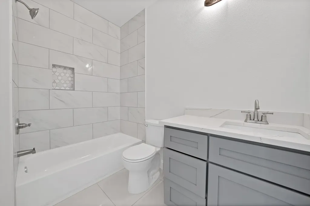 1112 Trinity Street Cleburne TX 76031