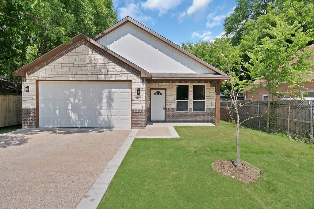 1112 Trinity Street Cleburne TX 76031