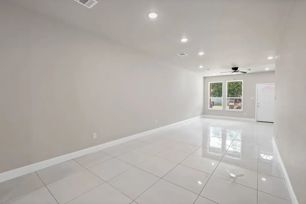 1112 Trinity Street Cleburne TX 76031
