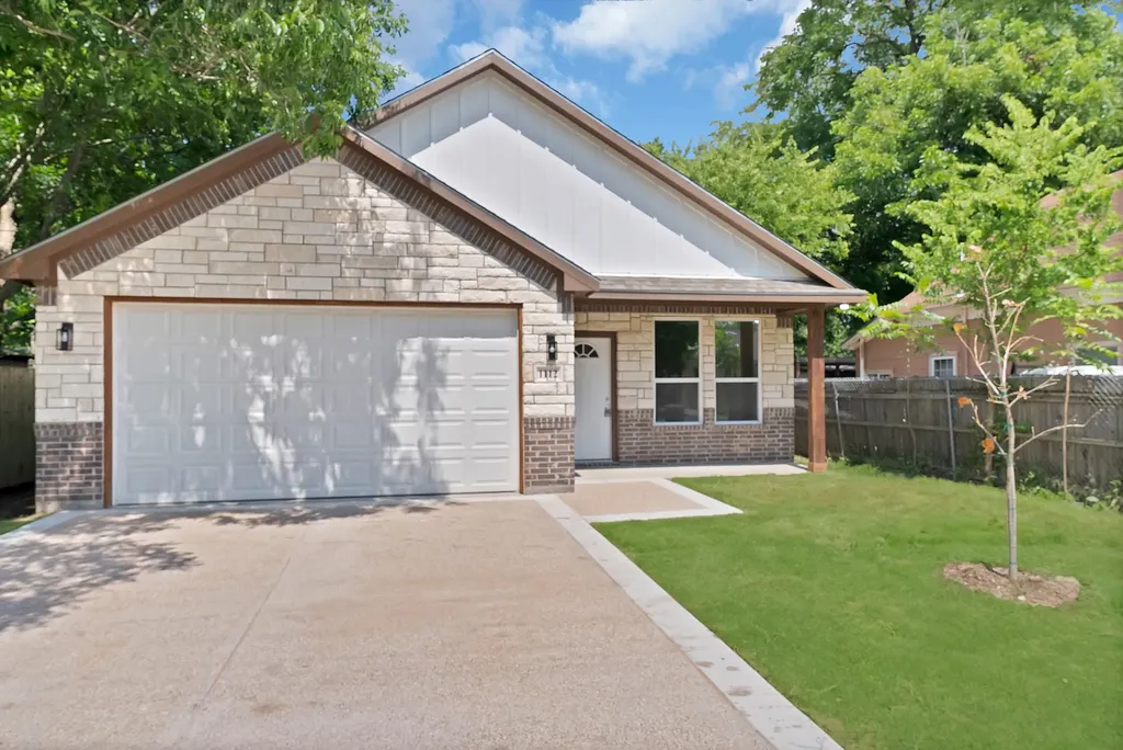 1112 Trinity Street Cleburne TX 76031