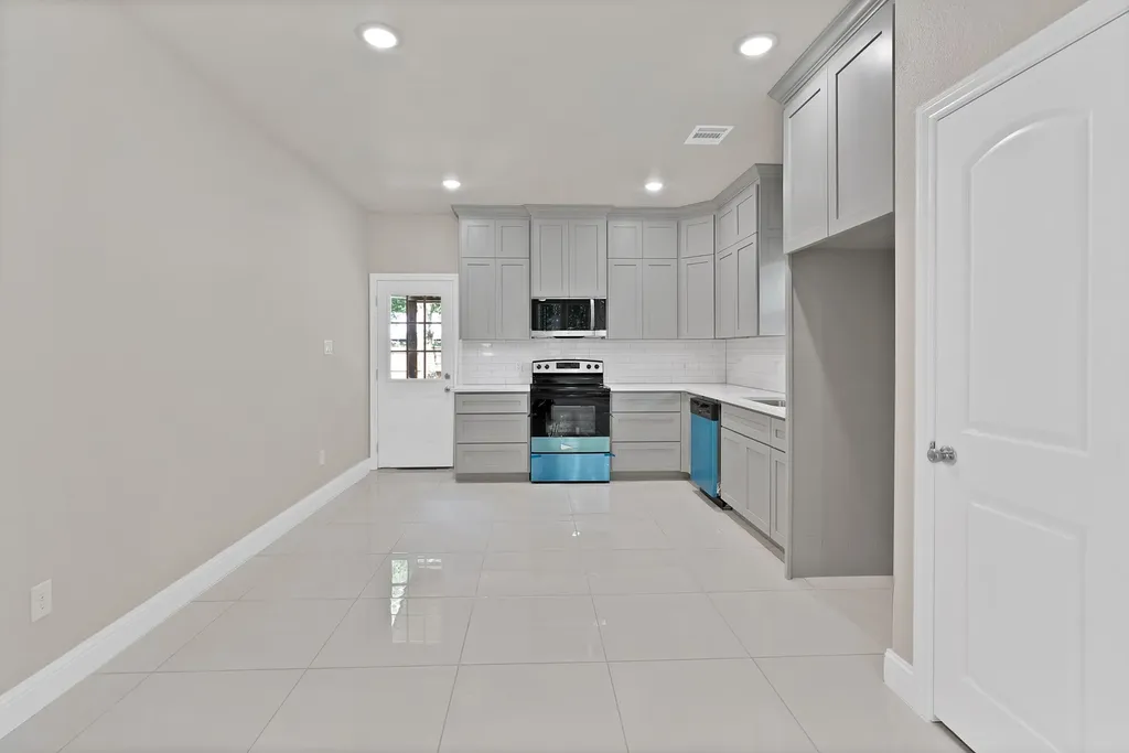 1112 Trinity Street Cleburne TX 76031