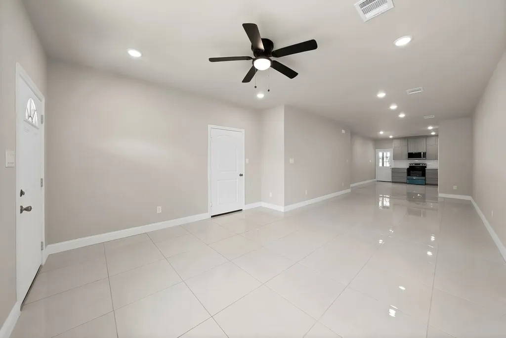 1112 Trinity Street Cleburne TX 76031