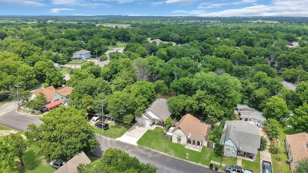 1112 Trinity Street Cleburne TX 76031