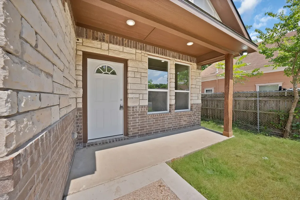 1112 Trinity Street Cleburne TX 76031