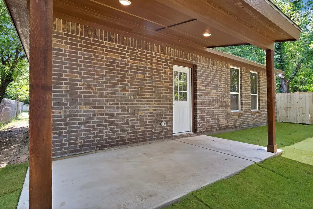 1112 Trinity Street Cleburne TX 76031