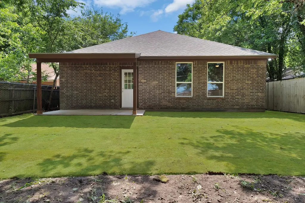 1112 Trinity Street Cleburne TX 76031