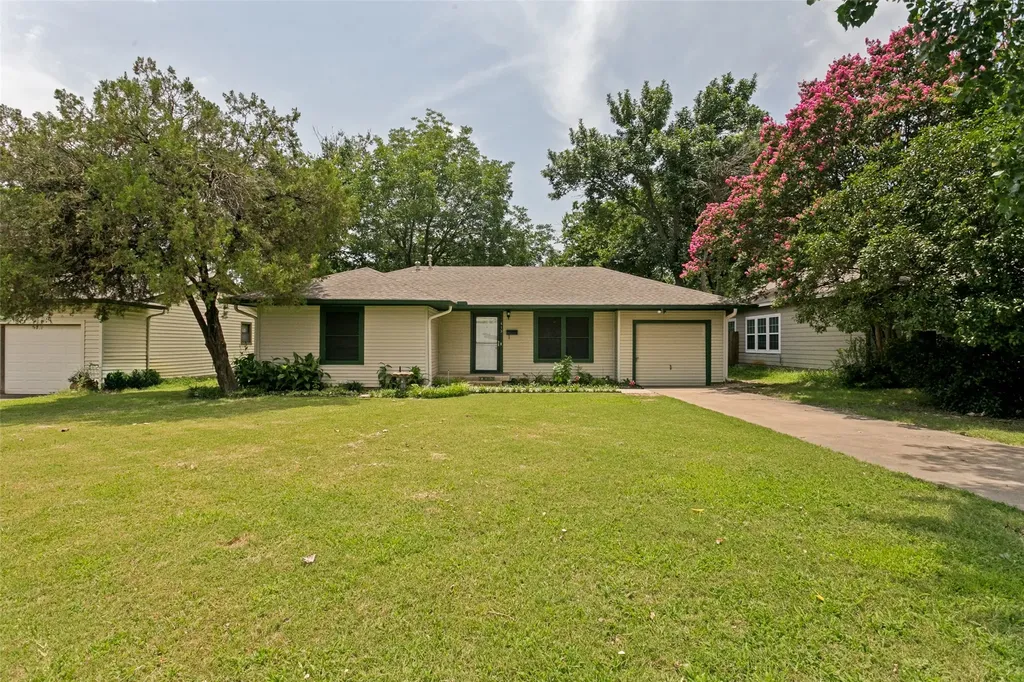 813 Westway Street Denton TX 76201