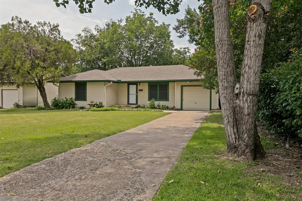 813 Westway Street Denton TX 76201