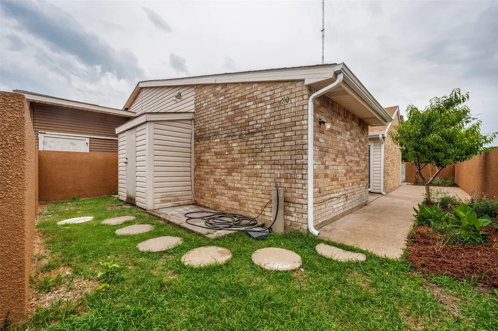 412 Pogue Street Cedar Hill TX 75104