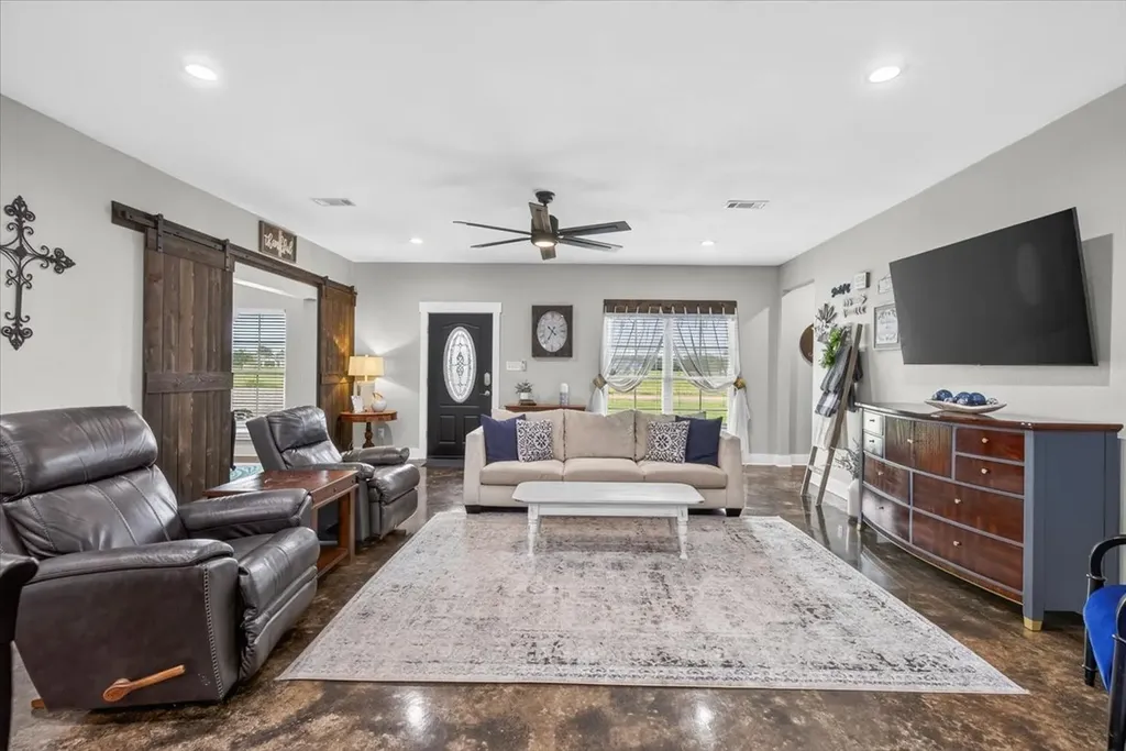 114 Lakewood Road Trinidad TX 75163