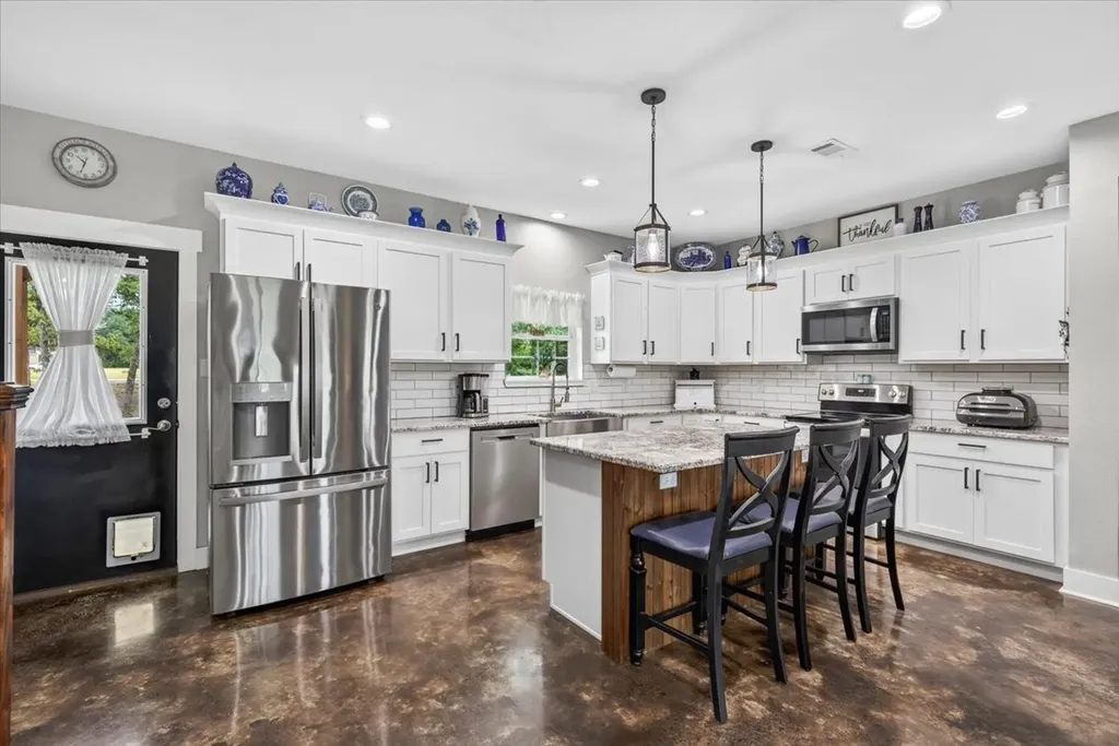 114 Lakewood Road Trinidad TX 75163