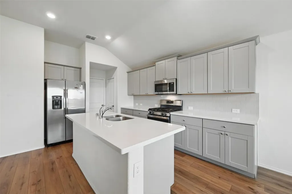 837 Amberwood Court Fort Worth TX 76052