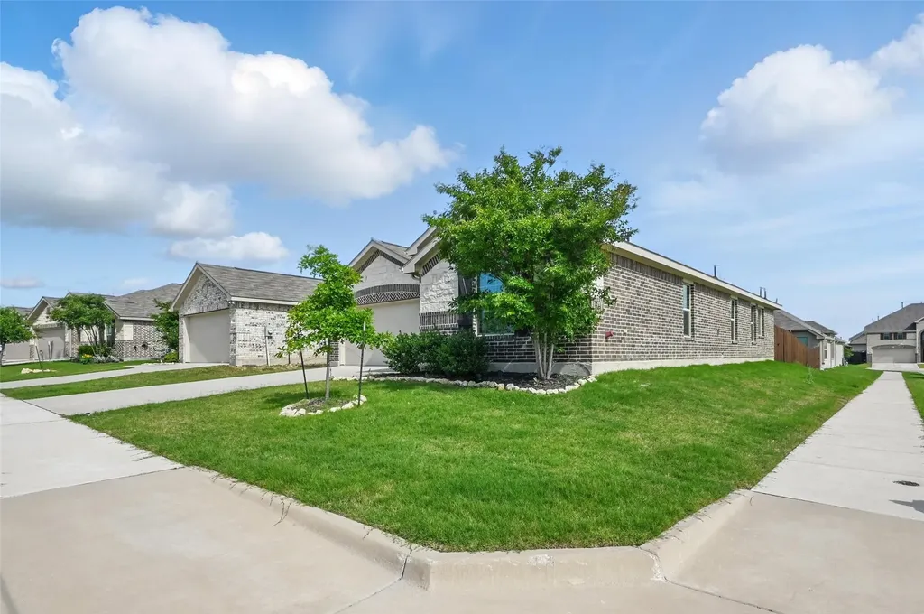 837 Amberwood Court Fort Worth TX 76052