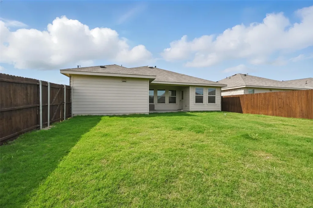 837 Amberwood Court Fort Worth TX 76052