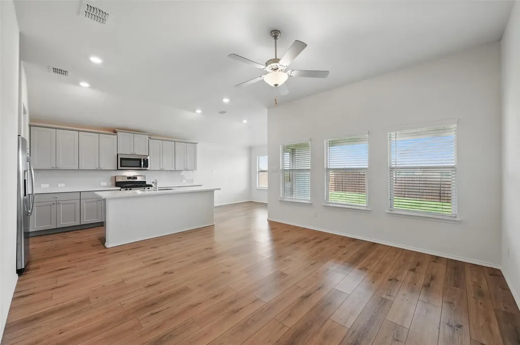 837 Amberwood Court Fort Worth TX 76052
