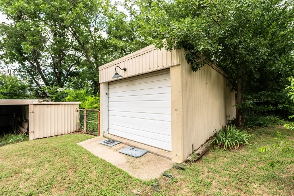 706 E Highway 82 Nocona TX 76255
