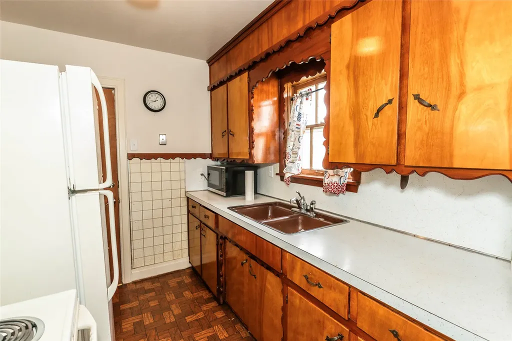 706 E Highway 82 Nocona TX 76255