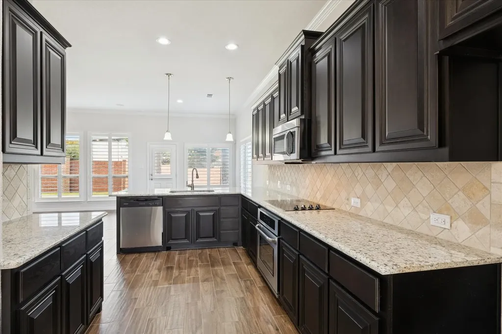 5805 Canyon Oaks Lane Fort Worth TX 76137