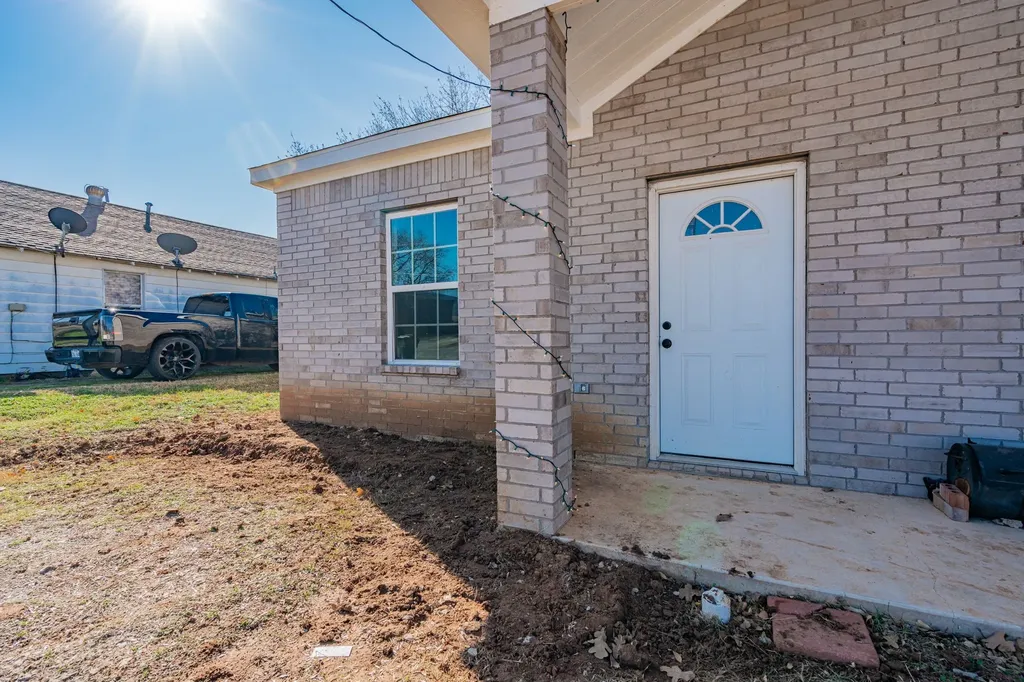 207 Young Street Nocona TX 76255