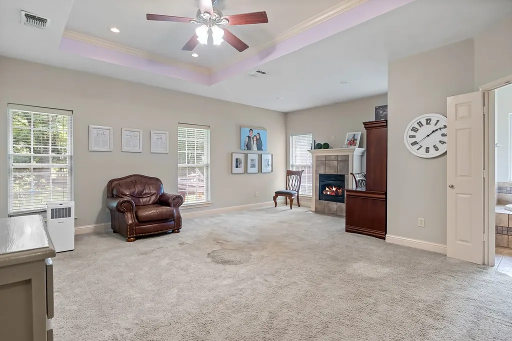910 Holly Hill Mt Pleasant TX 75455