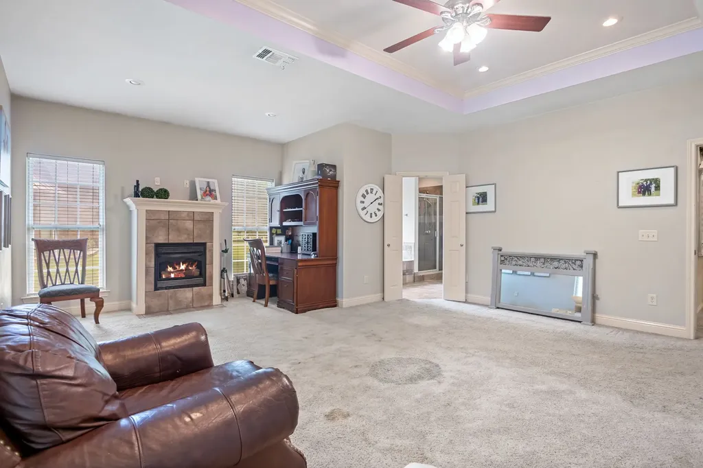 910 Holly Hill Mt Pleasant TX 75455