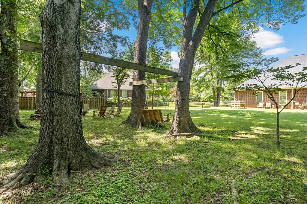 910 Holly Hill Mt Pleasant TX 75455