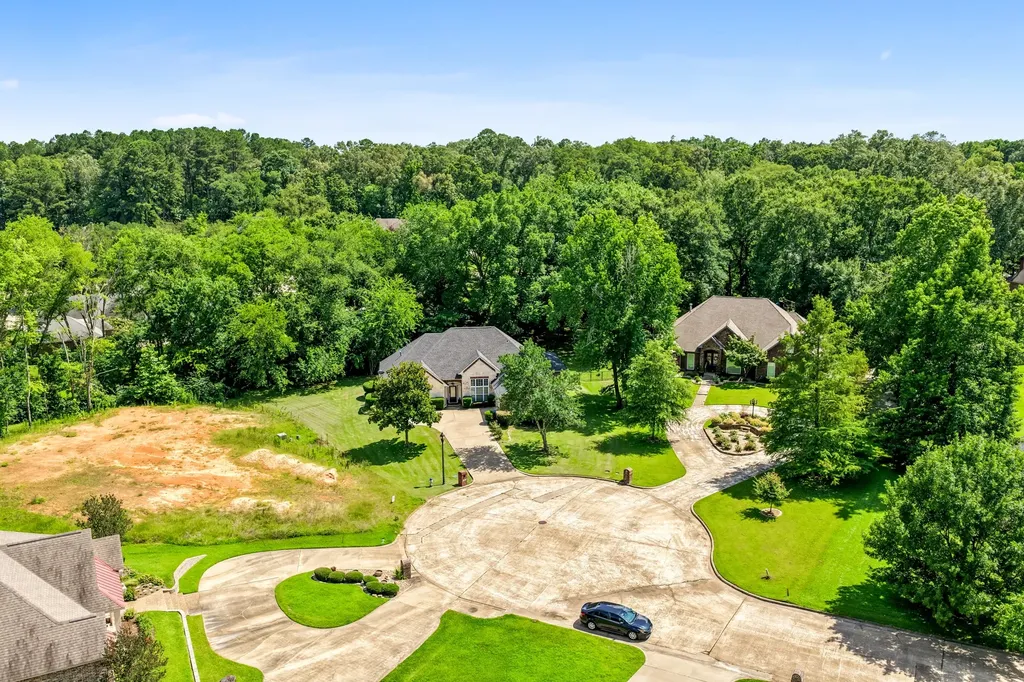 910 Holly Hill Mt Pleasant TX 75455