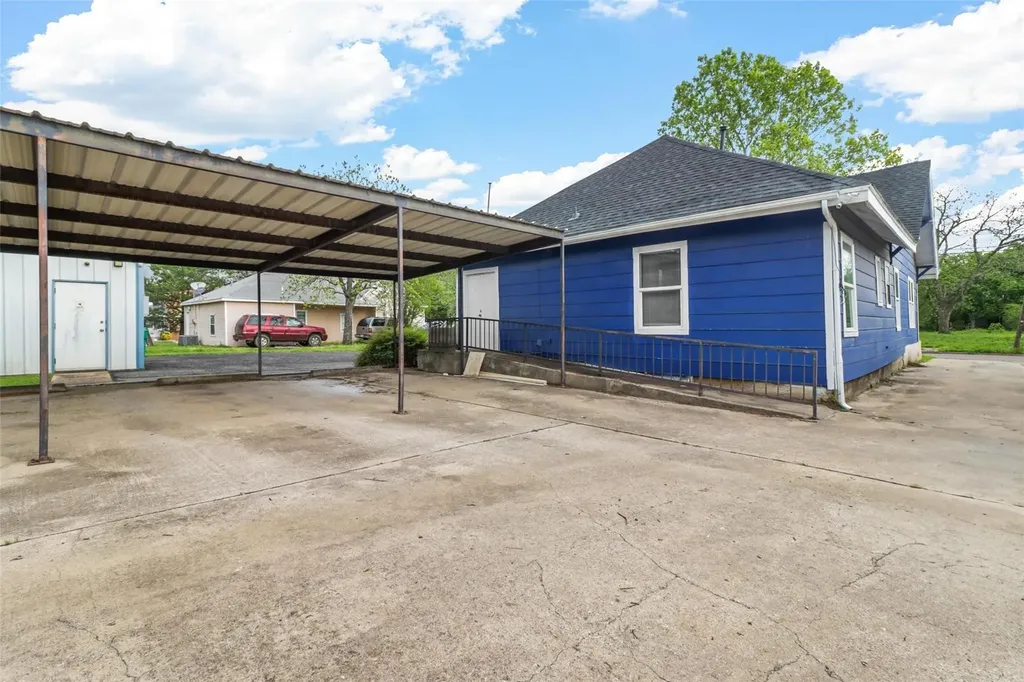 814 N Walnut Street Sherman TX 75090
