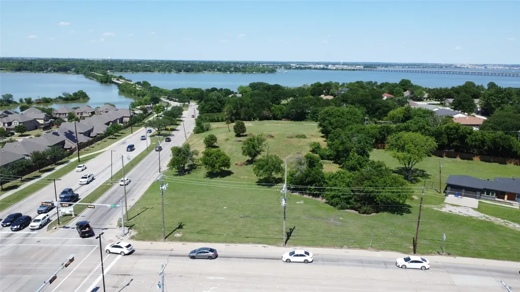 2214-2310 Rowlett Road Garland TX 75043