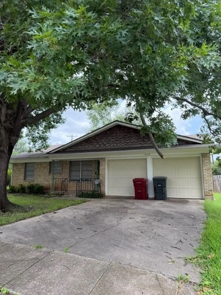 1402 Hillcrest Drive Sherman TX 75092