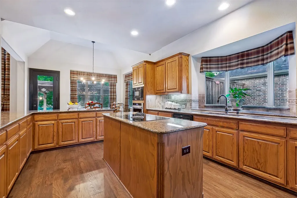 2505 Valley Glen Court Carrollton TX 75010