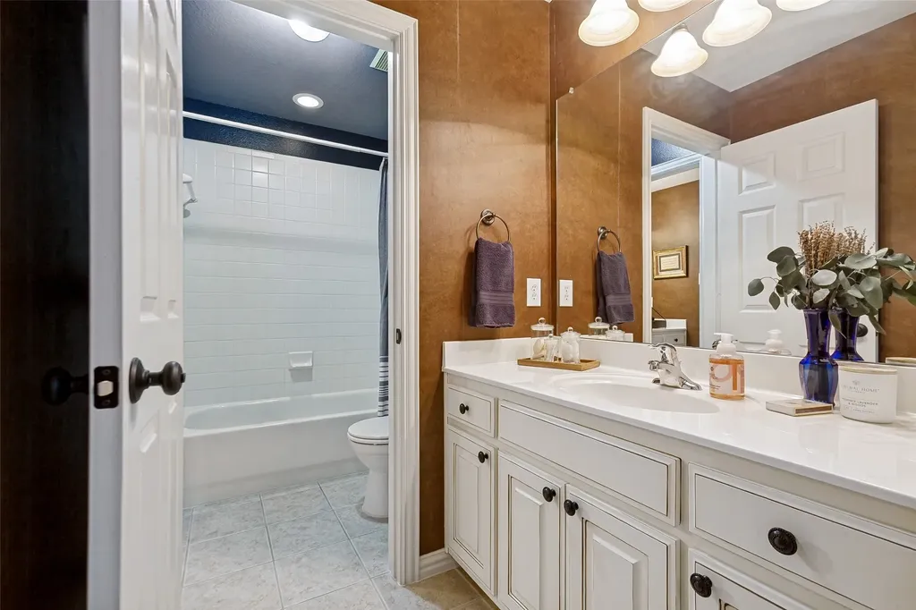 2505 Valley Glen Court Carrollton TX 75010