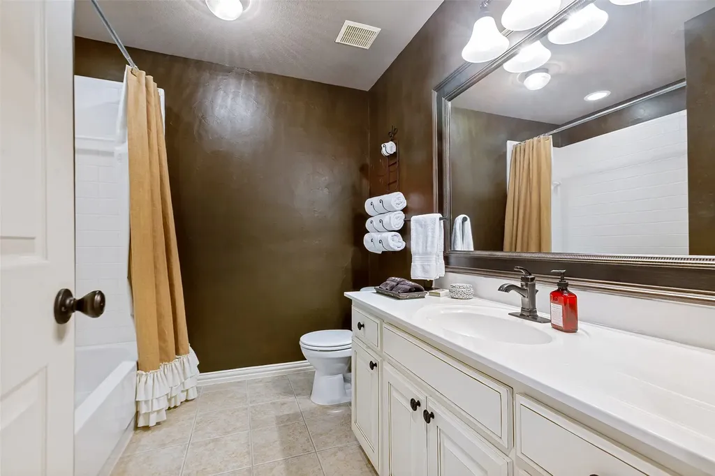 2505 Valley Glen Court Carrollton TX 75010