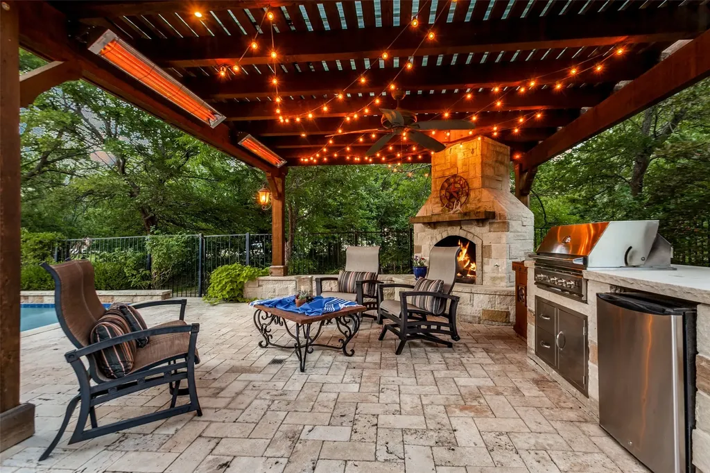2505 Valley Glen Court Carrollton TX 75010