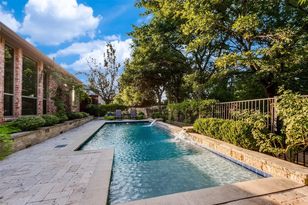 2505 Valley Glen Court Carrollton TX 75010