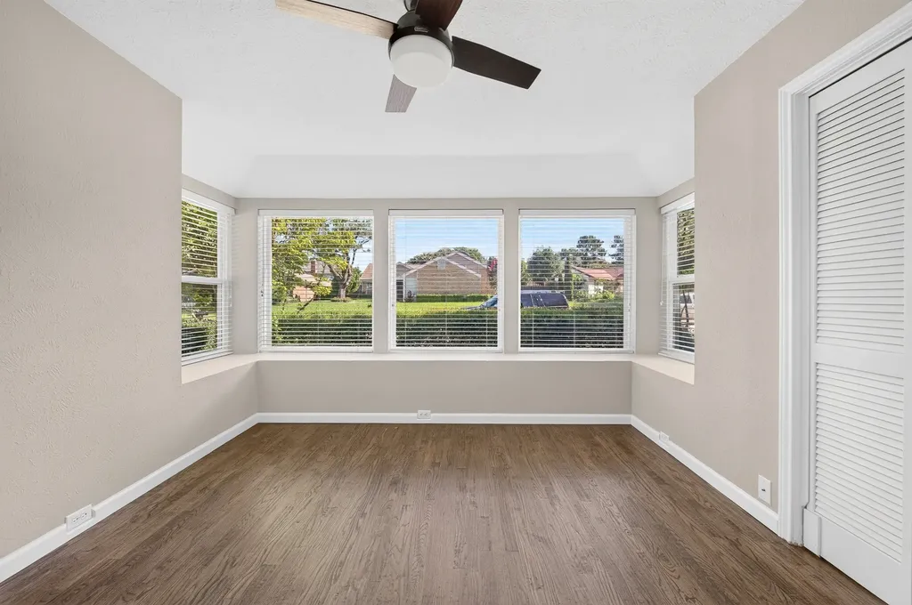 5806 Smoke Glass Trail Dallas TX 75252